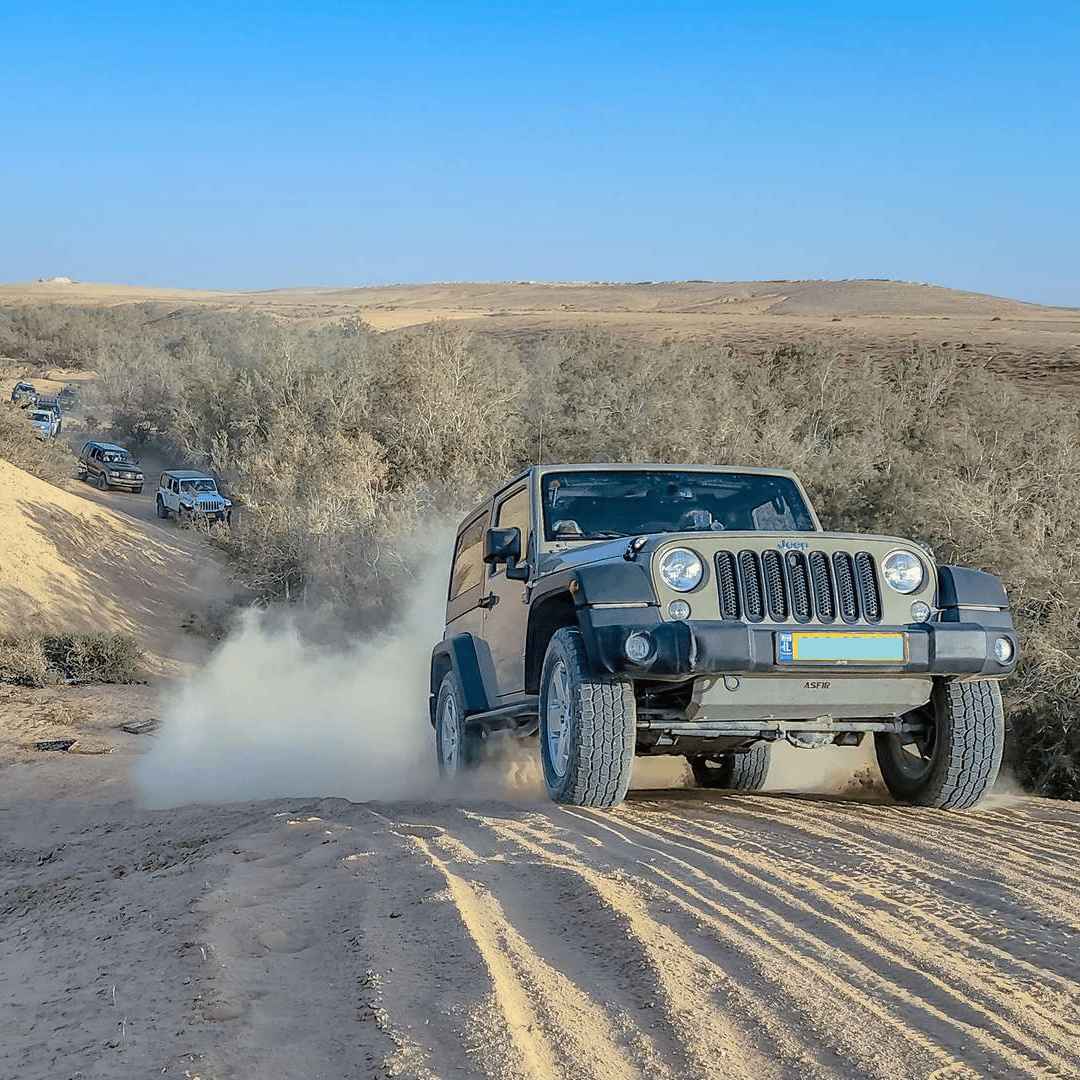 טיול בדיונה מאסטר ג'יפ